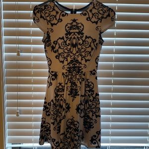 Beautiful black and white dress for young girls with flowers size 12